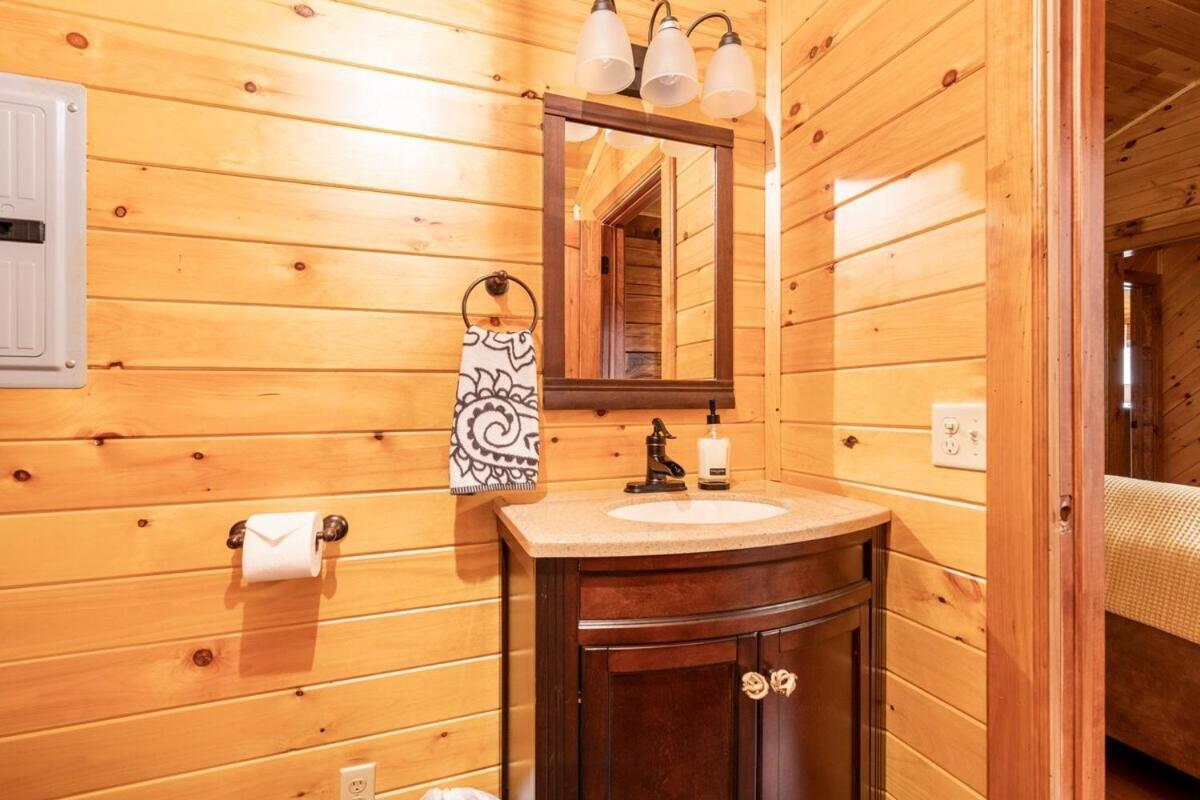 Secluded Wooded Cabin Near The Hocking Hills New Straitsville Eksteriør billede